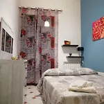Casa Nel Vicolo Holiday home *