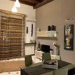 Casa Nel Vicolo Holiday home